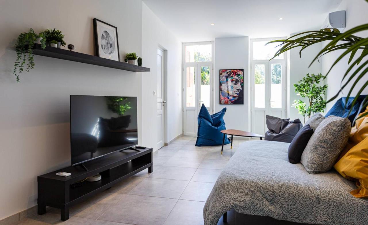 Maxbnb - Climatise - Grand Studio 37M2 & Terrasse 30M2 - Est Toulon Kültér fotó