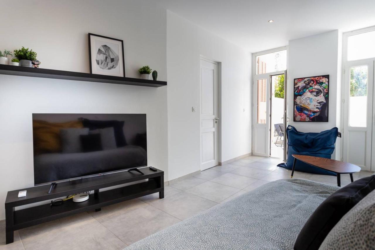 Maxbnb - Climatise - Grand Studio 37M2 & Terrasse 30M2 - Est Toulon Kültér fotó